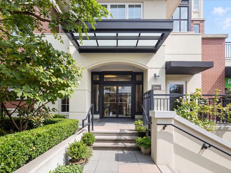205-2940 King George Boulevard, Surrey, BC, V4P 1A2 - 2