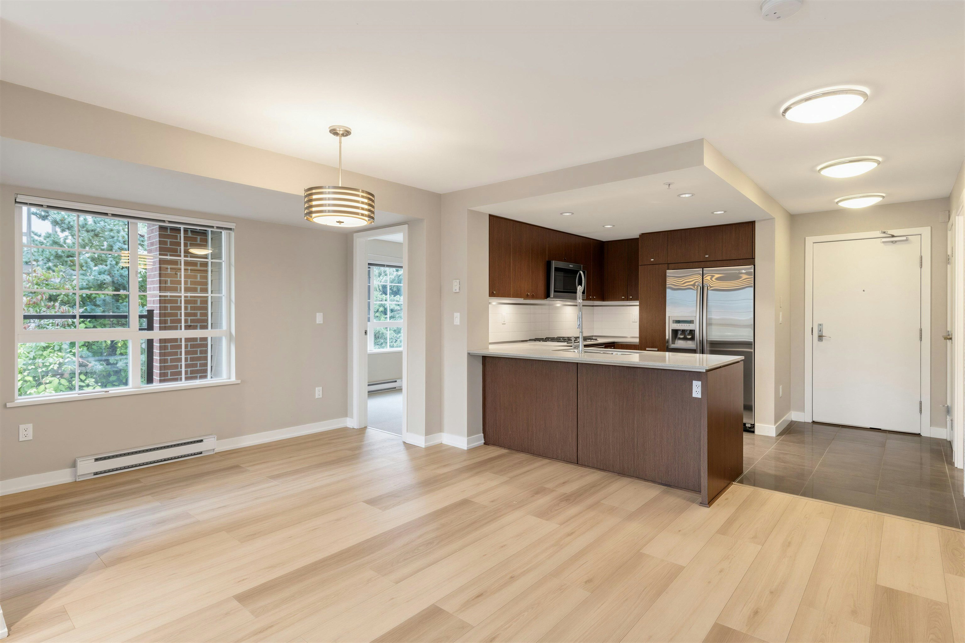 205-2940 King George Boulevard - 3