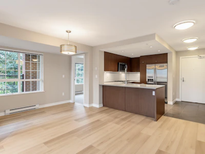 205-2940 King George Boulevard - 3