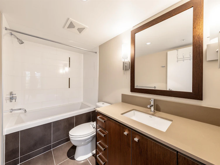 205-2940 King George Boulevard, Surrey, BC, V4P 1A2 - 21