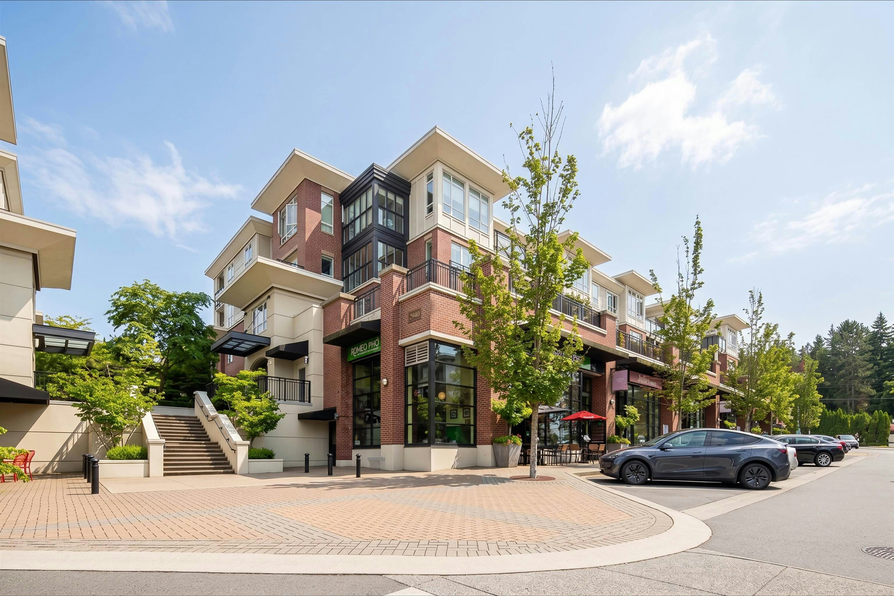 205-2940 King George Boulevard, Surrey, BC, V4P 1A2