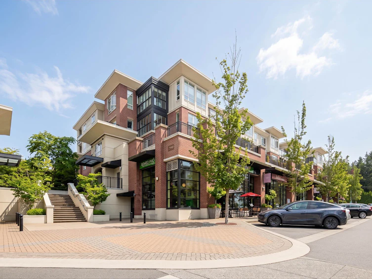 205-2940 King George Boulevard, Surrey, BC, V4P 1A2