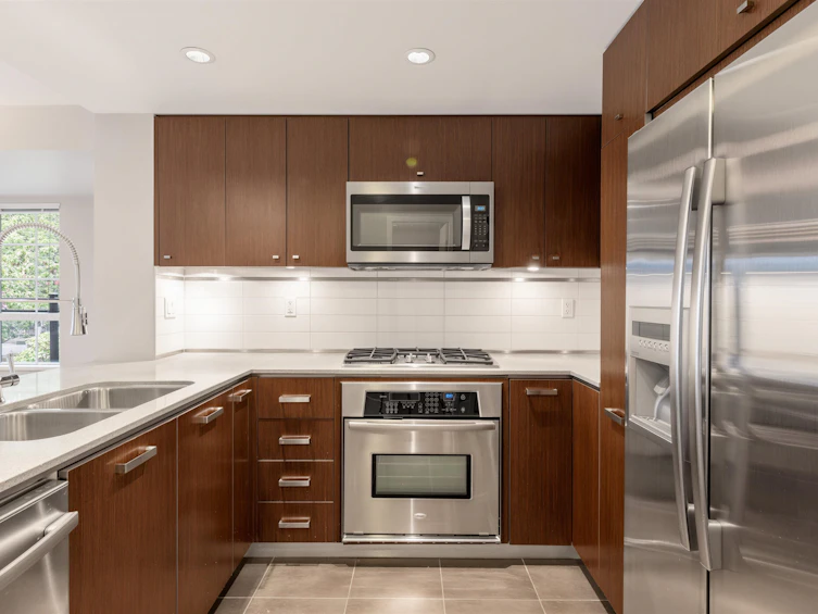 205-2940 King George Boulevard, Surrey, BC, V4P 1A2 - 8