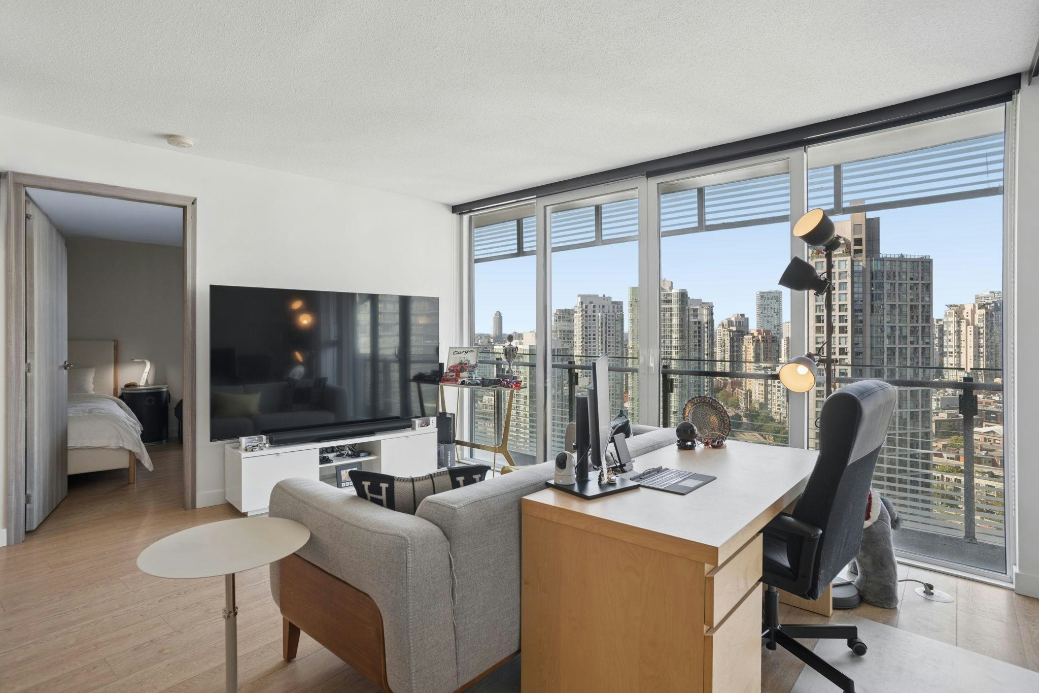 2401-89 Nelson Street, Vancouver, BC, V6Z 0E7 - 12