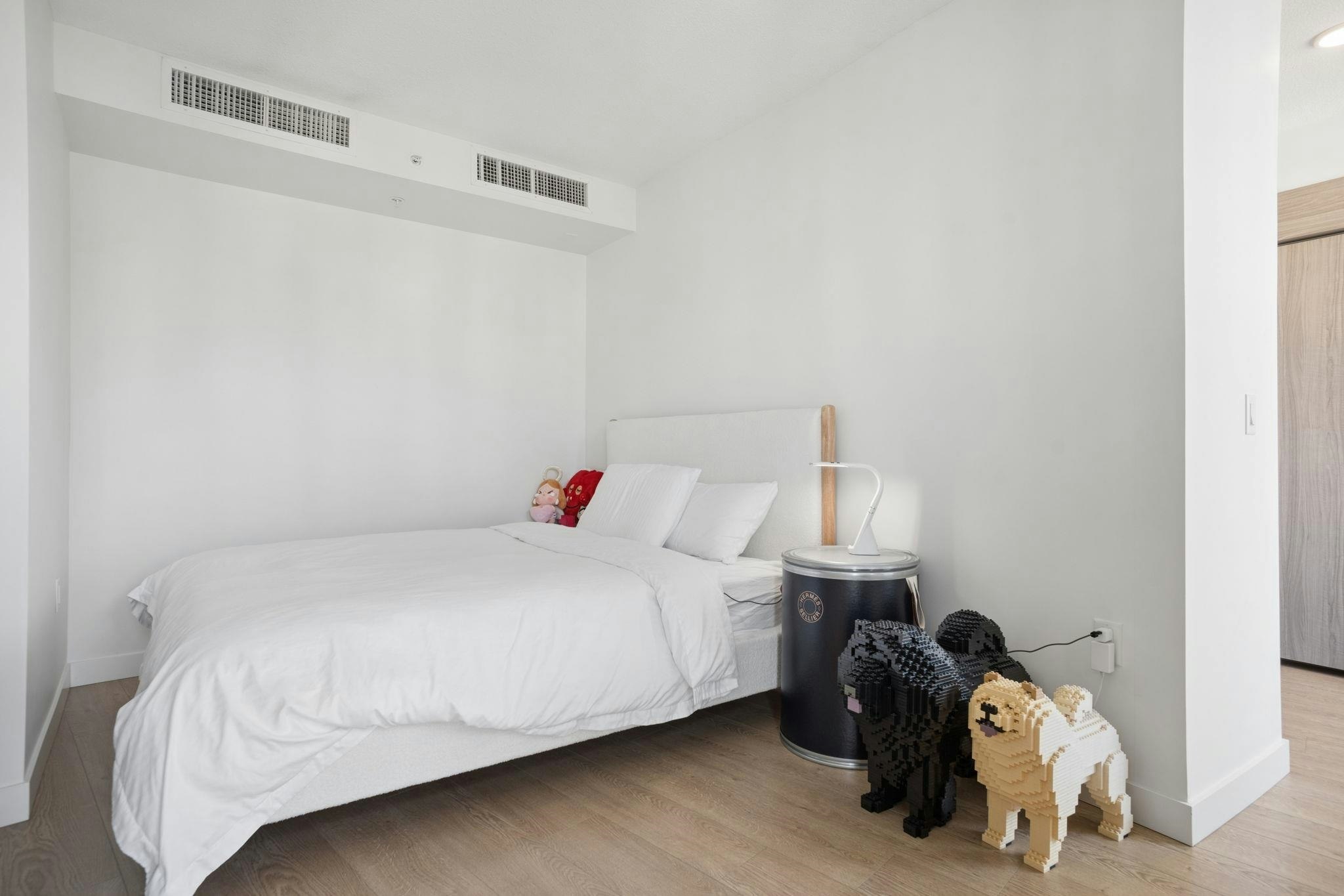 2401-89 Nelson Street, Vancouver, BC, V6Z 0E7 - 14