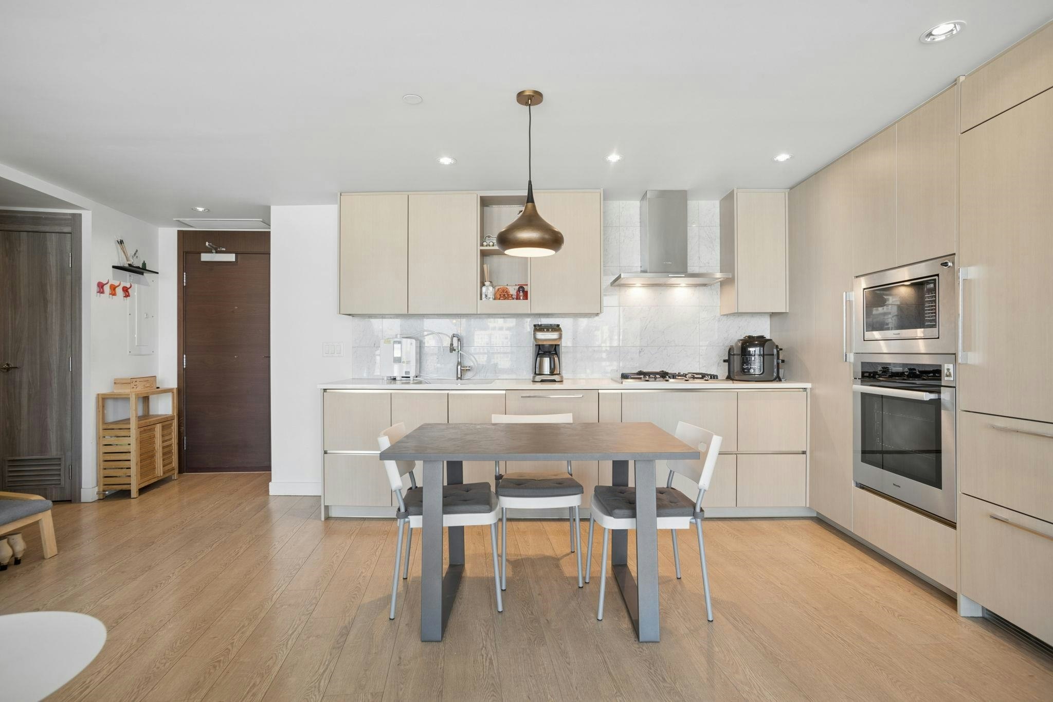 2401-89 Nelson Street, Vancouver, BC, V6Z 0E7 - 10