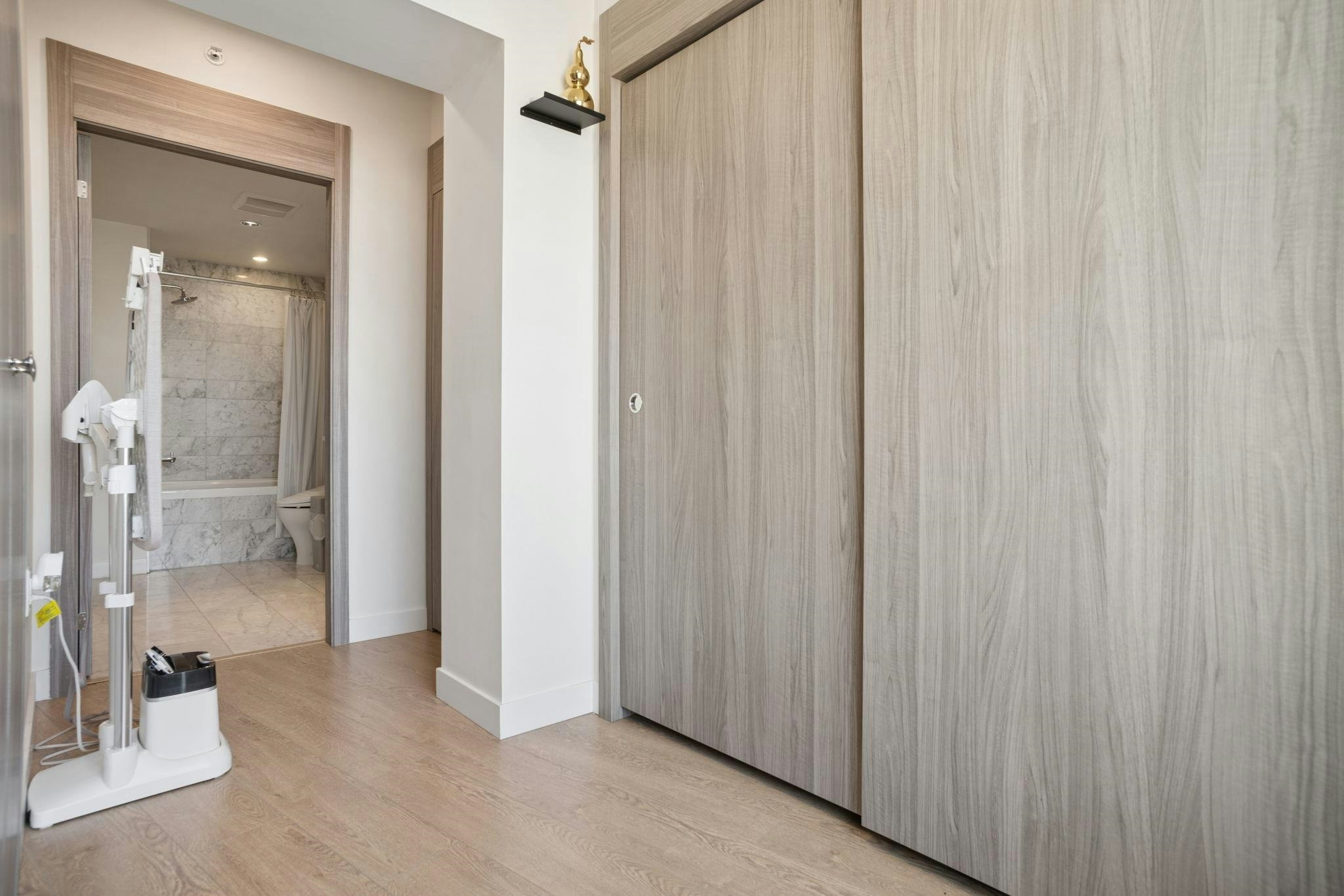 2401-89 Nelson Street, Vancouver, BC, V6Z 0E7 - 16