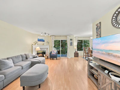 6-32339 7 Avenue - 3