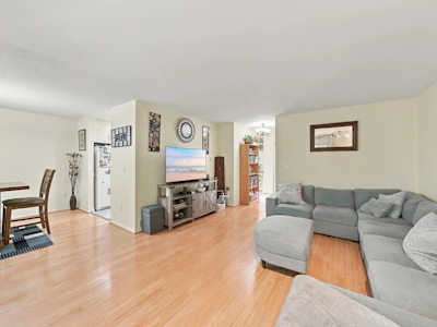 6-32339 7 Avenue - 5