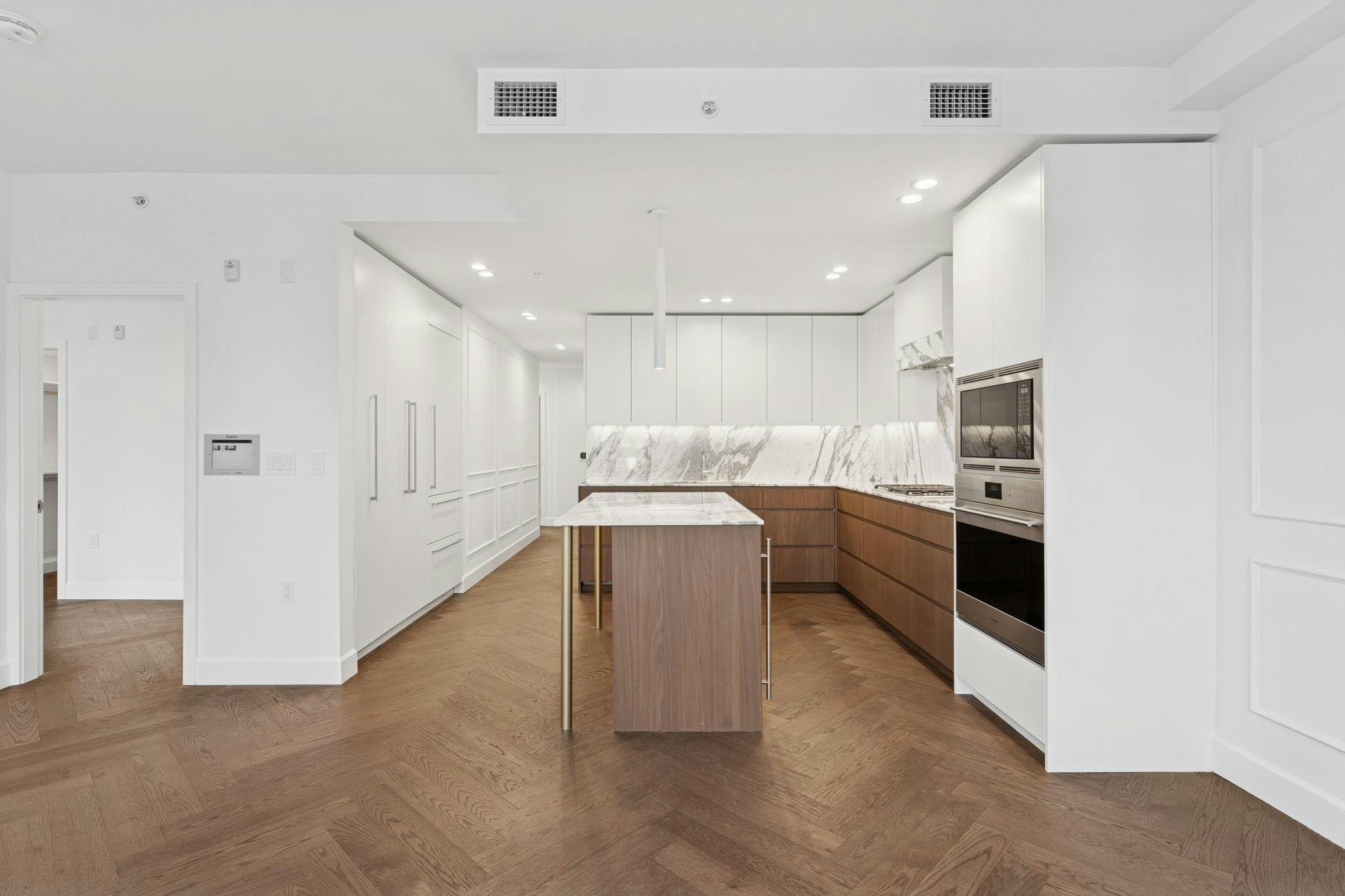 101-3668 W 10th Avenue, Vancouver, BC, V6R 0G4 - 11