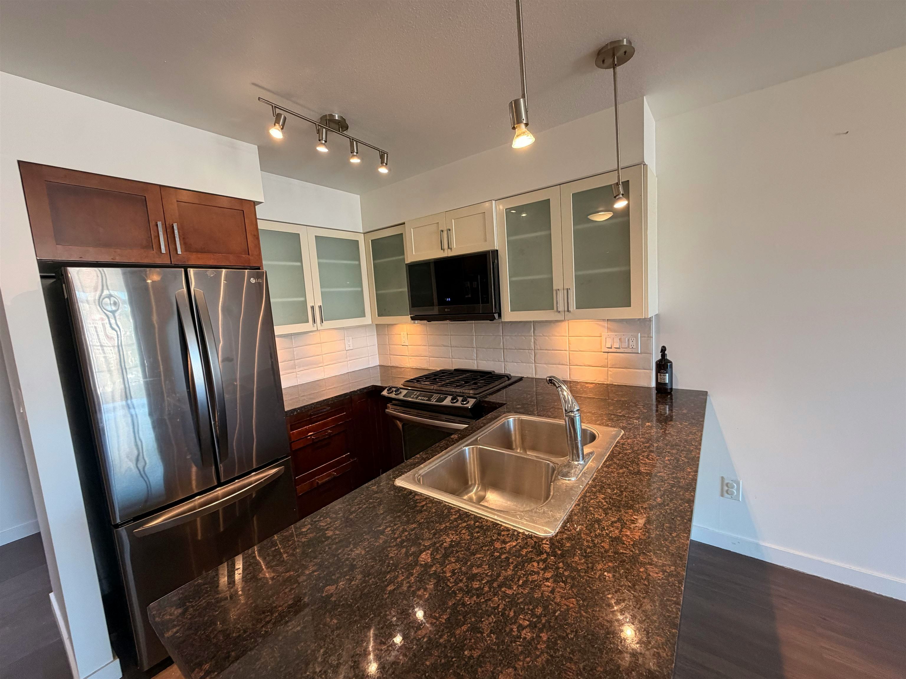 1 Renaissance Square, New Westminster, BC, V3M 0B6 - 4