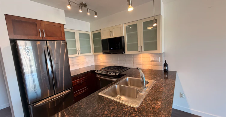 1 Renaissance Square, New Westminster, BC, V3M 0B6 - 4