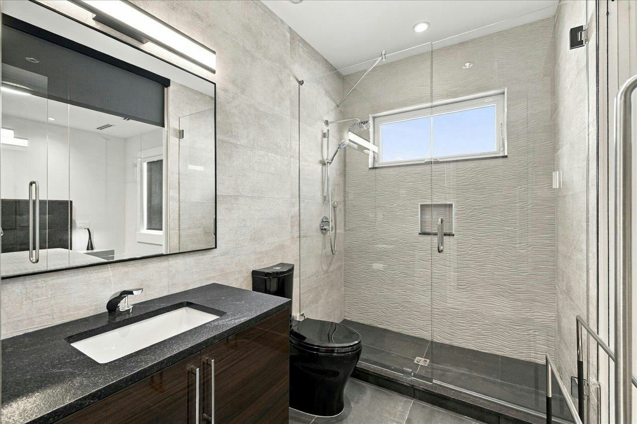 3768 River Road, Richmond, BC, V7C 5M5 - 35