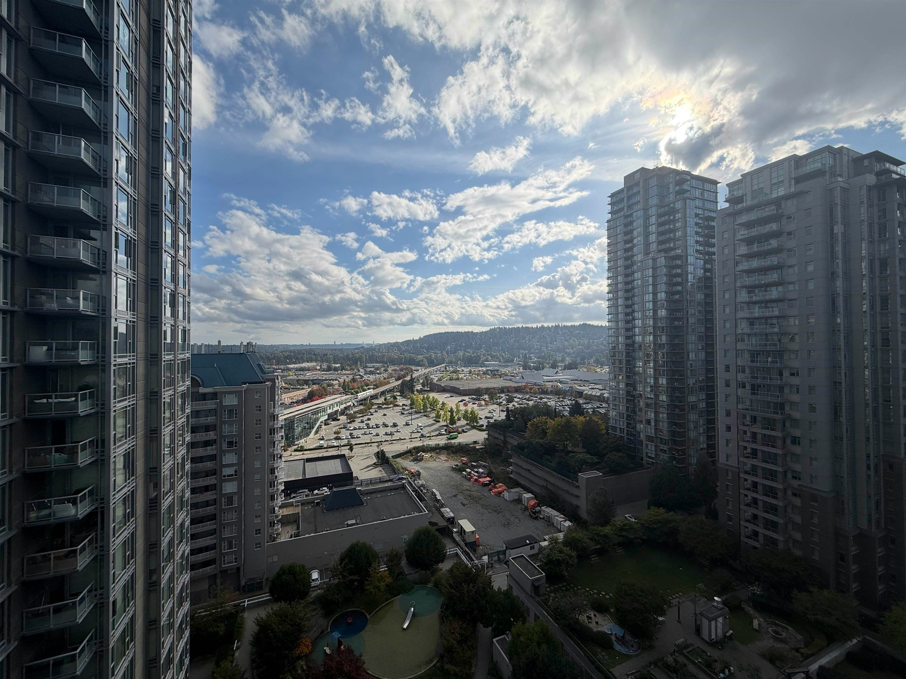 1908-3008 Glen Drive, Coquitlam, BC, V3B 0J5 - 9