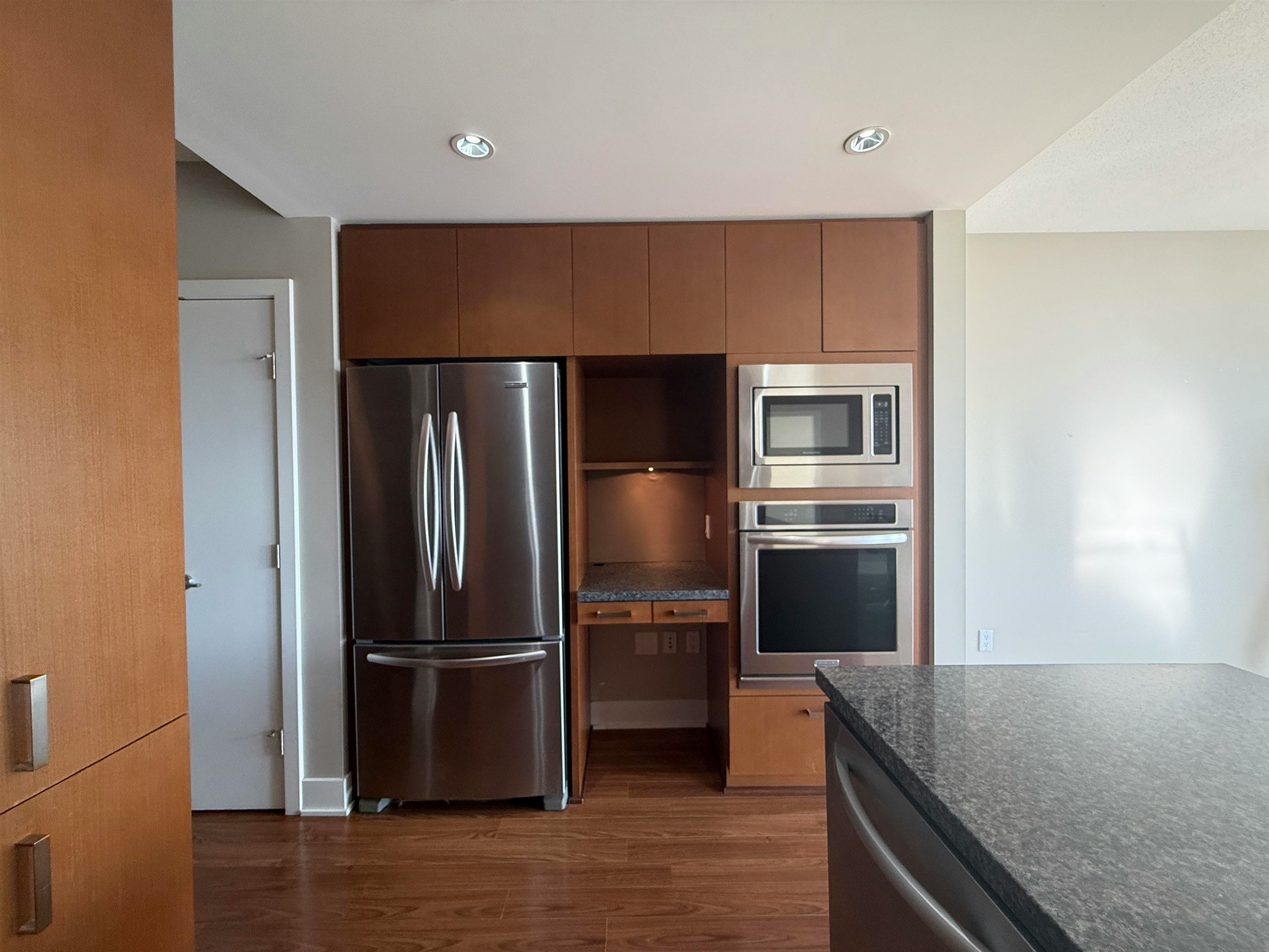 1908-3008 Glen Drive, Coquitlam, BC, V3B 0J5 - 13