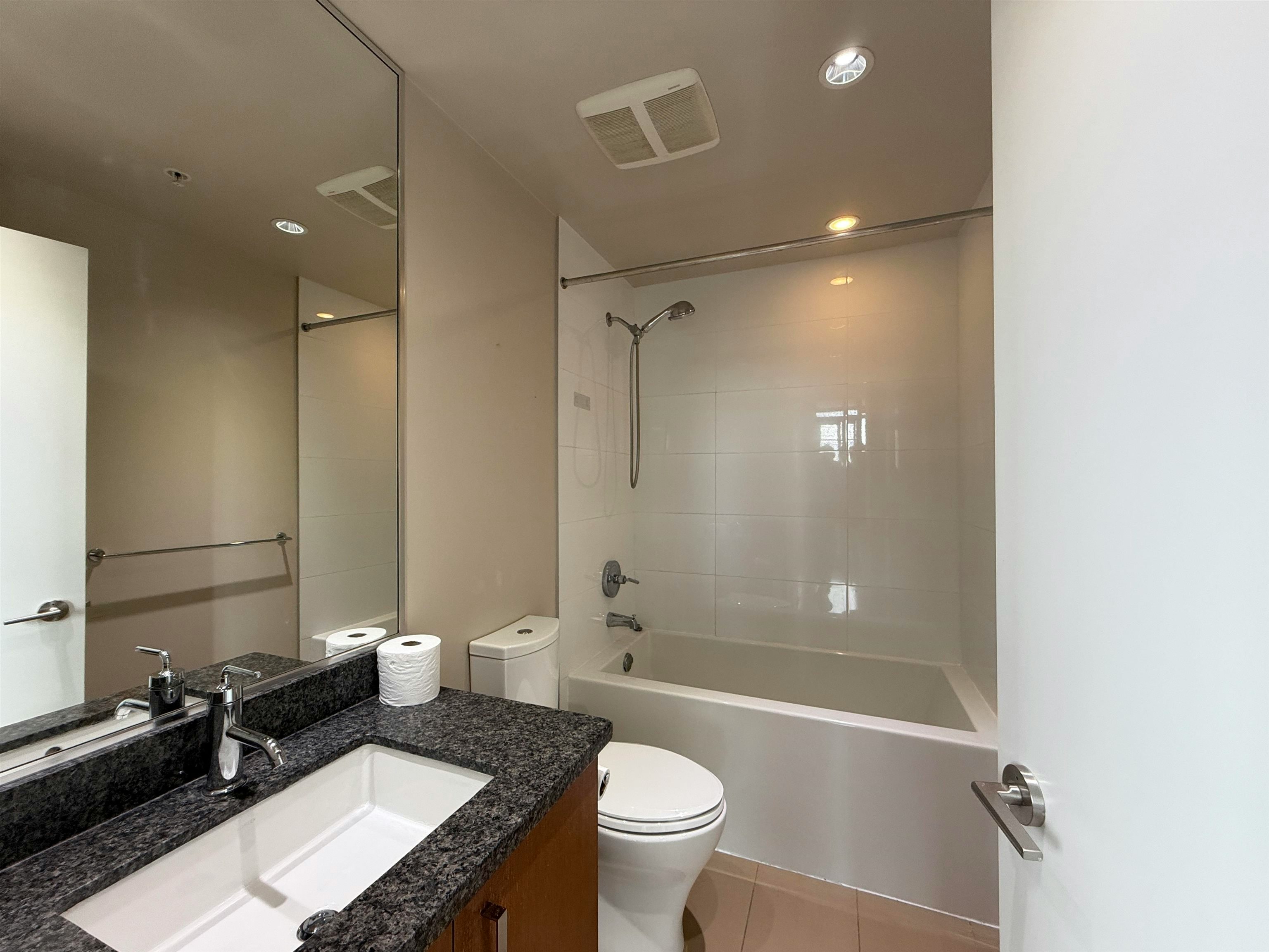 1908-3008 Glen Drive, Coquitlam, BC, V3B 0J5 - 4