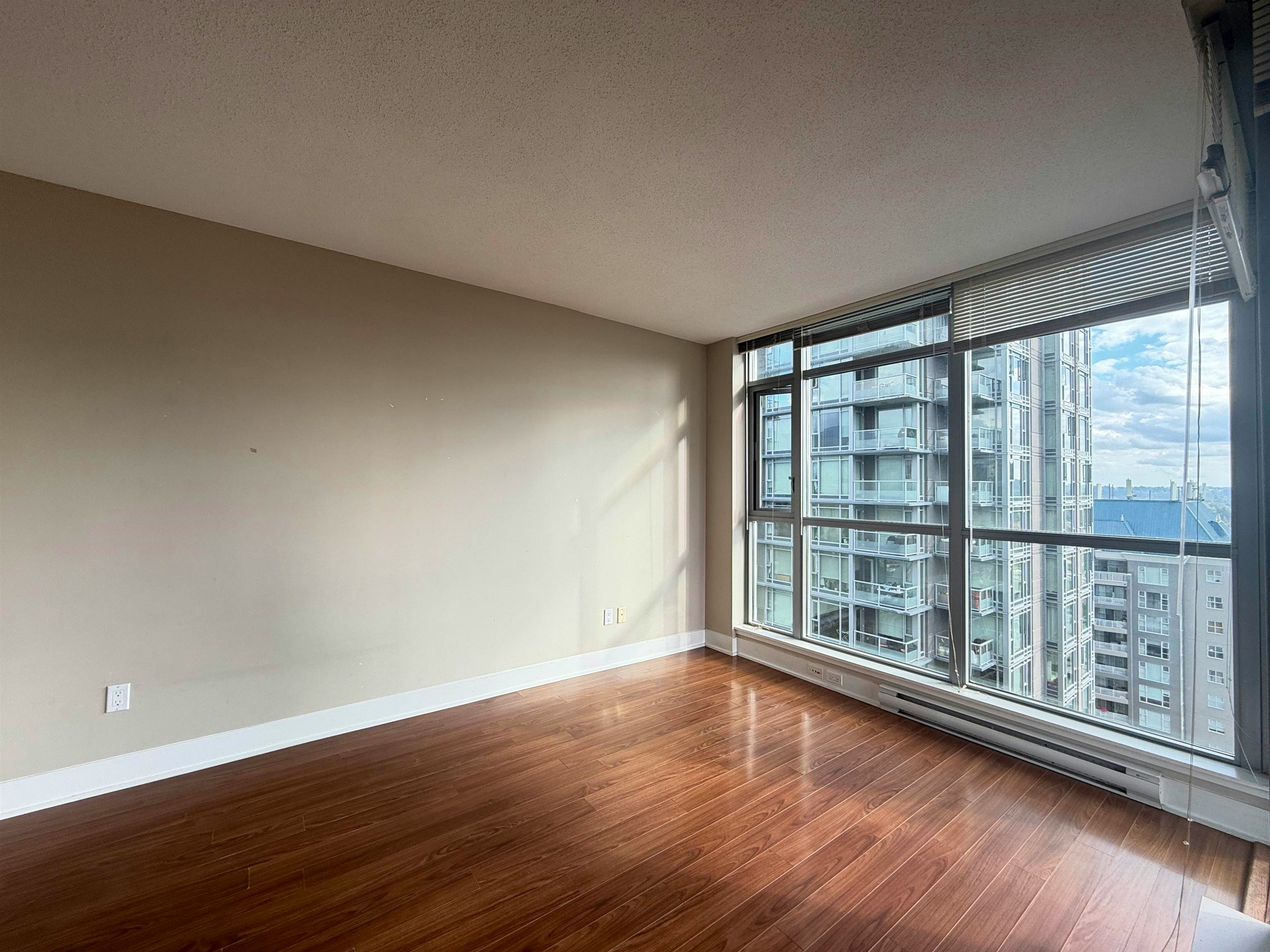1908-3008 Glen Drive, Coquitlam, BC, V3B 0J5 - 6