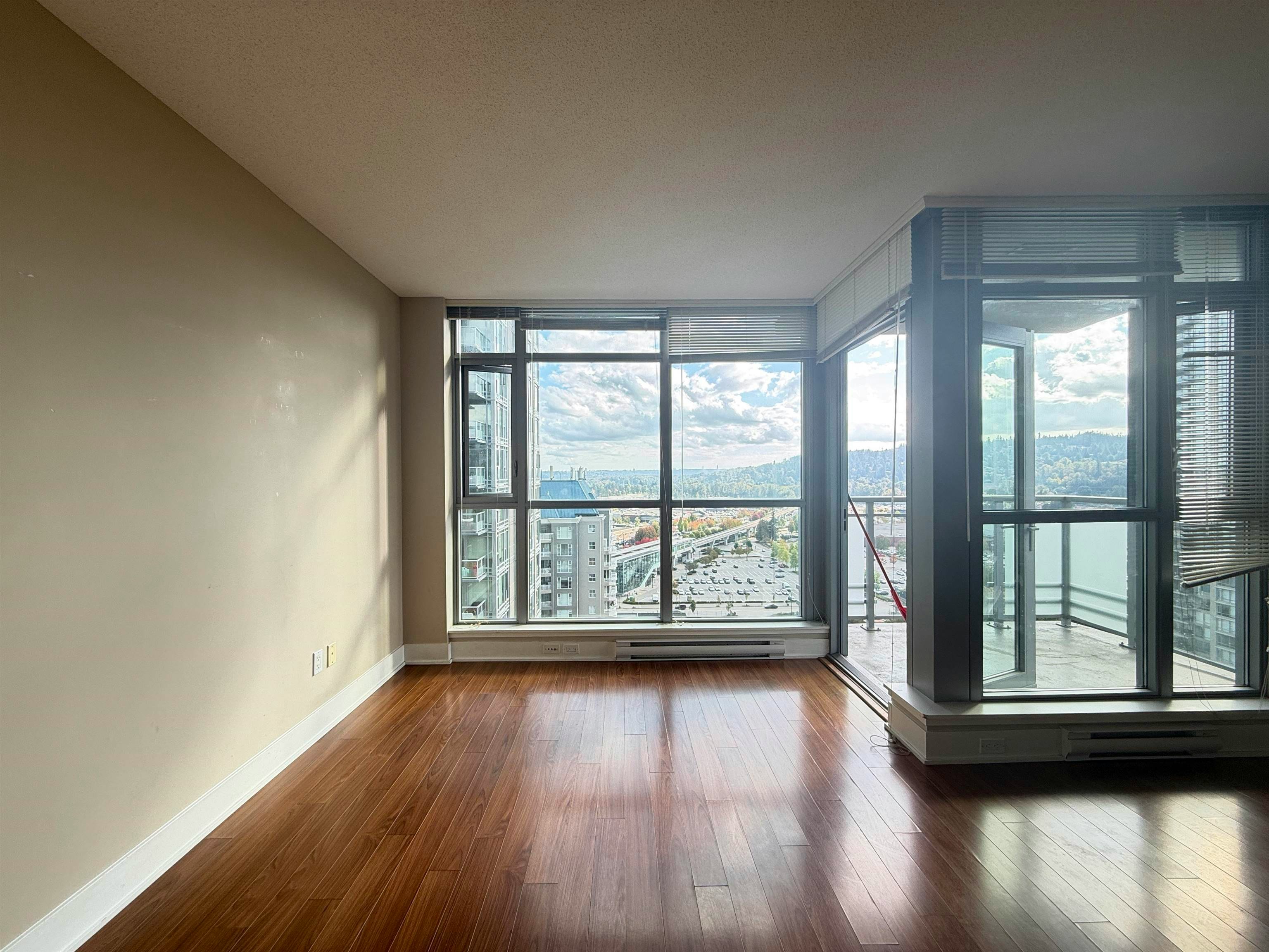 1908-3008 Glen Drive, Coquitlam, BC, V3B 0J5 - 5