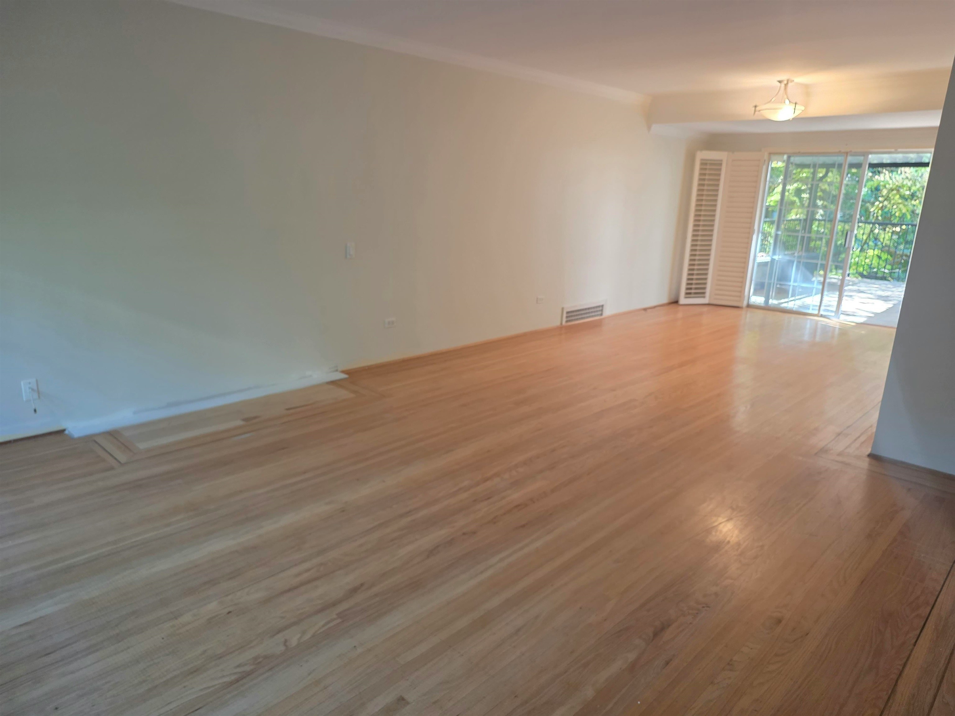 6049 Dunbar Street, Vancouver, BC, V6N 1W8 - 4