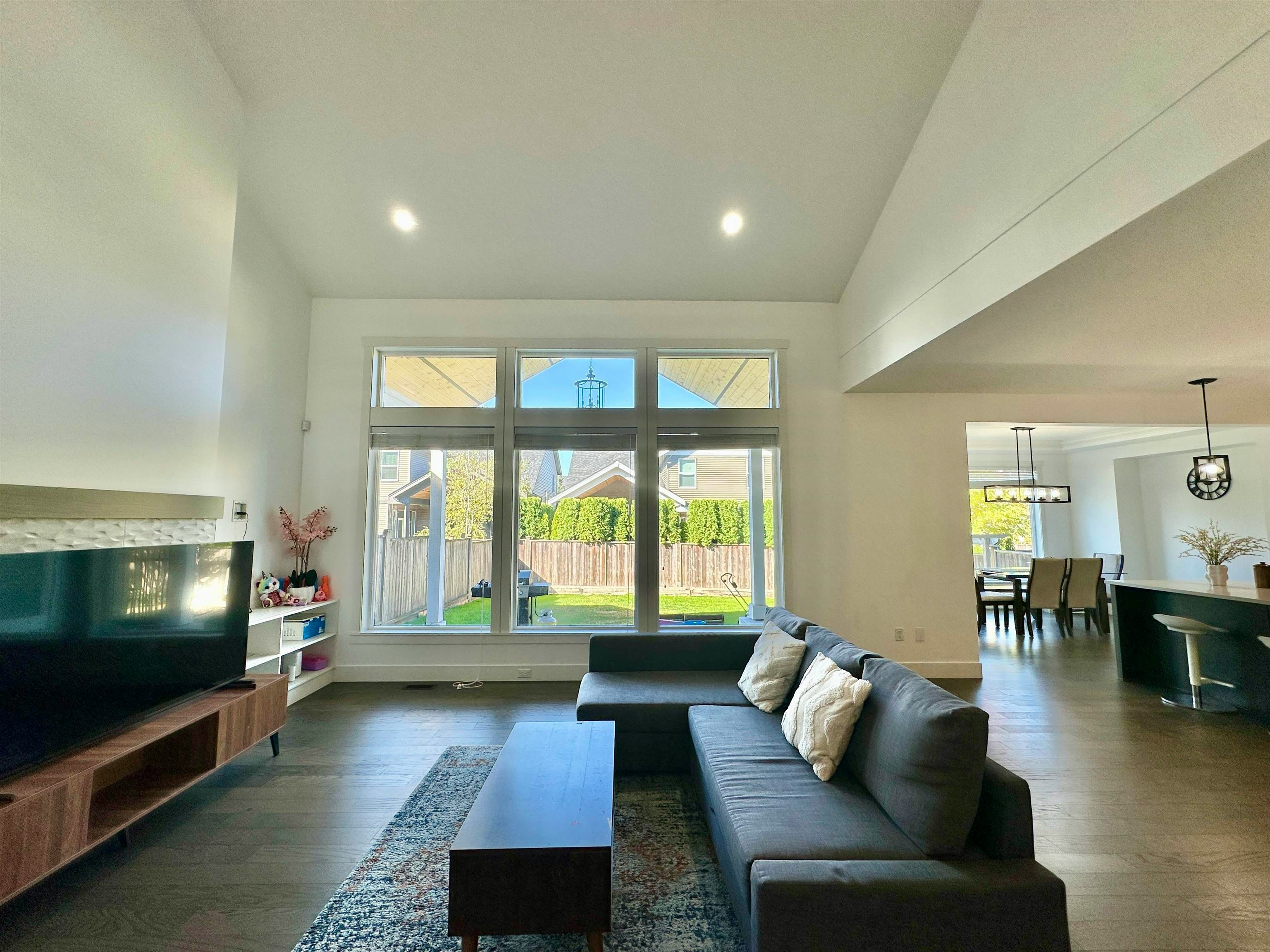 8455 207 Street, Langley, BC, V1M 3X4 - 3