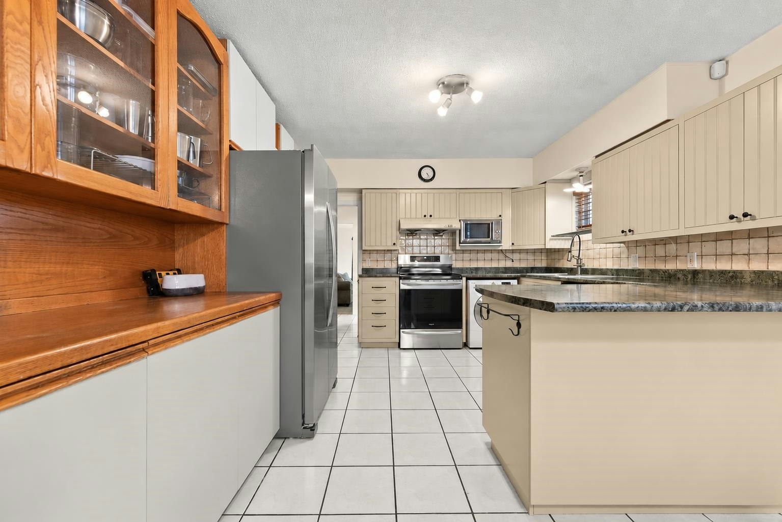 2621 Cambridge Street, Vancouver, BC, V5K 1L6 - 9