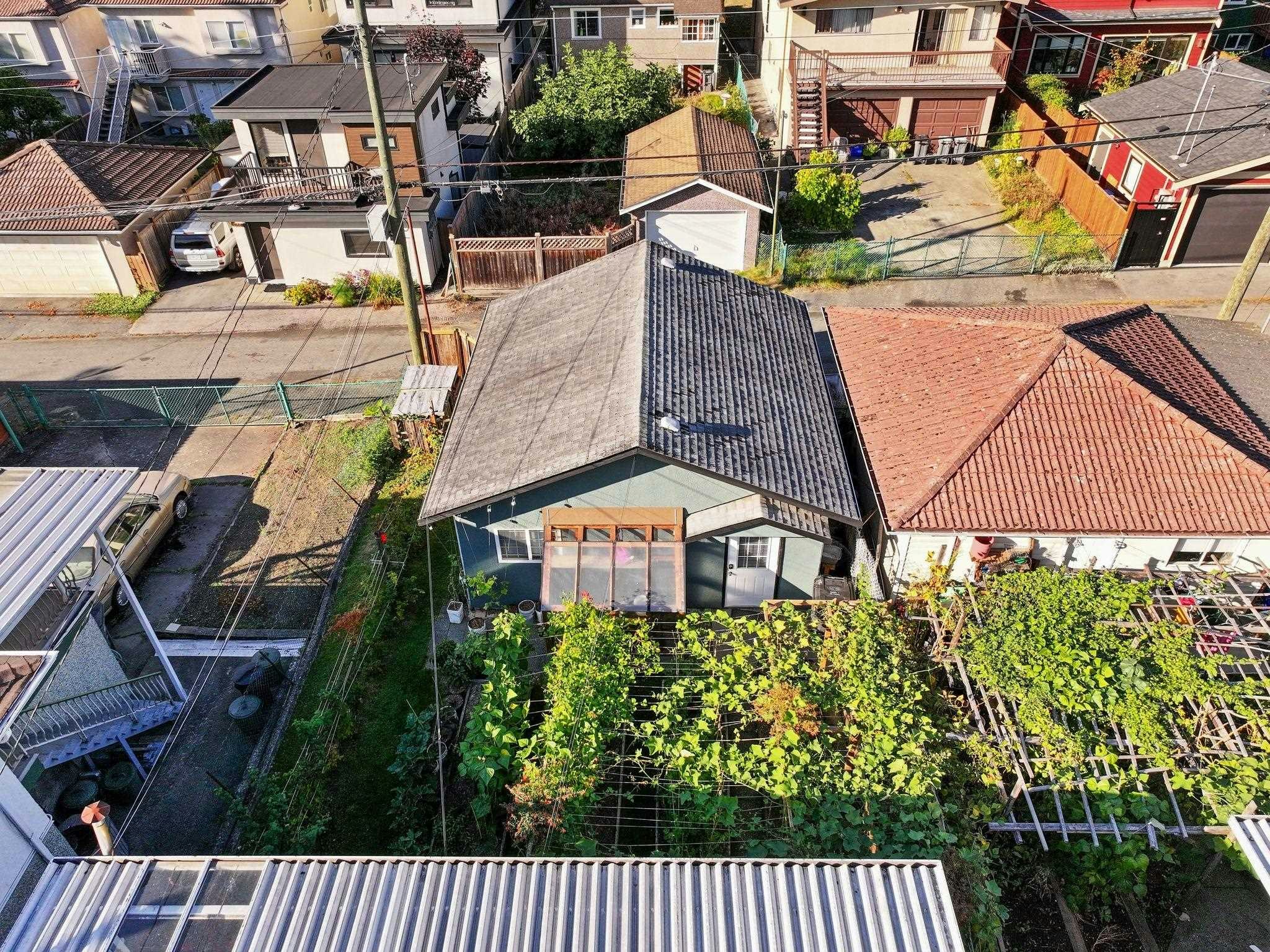 2621 Cambridge Street, Vancouver, BC, V5K 1L6 - 32