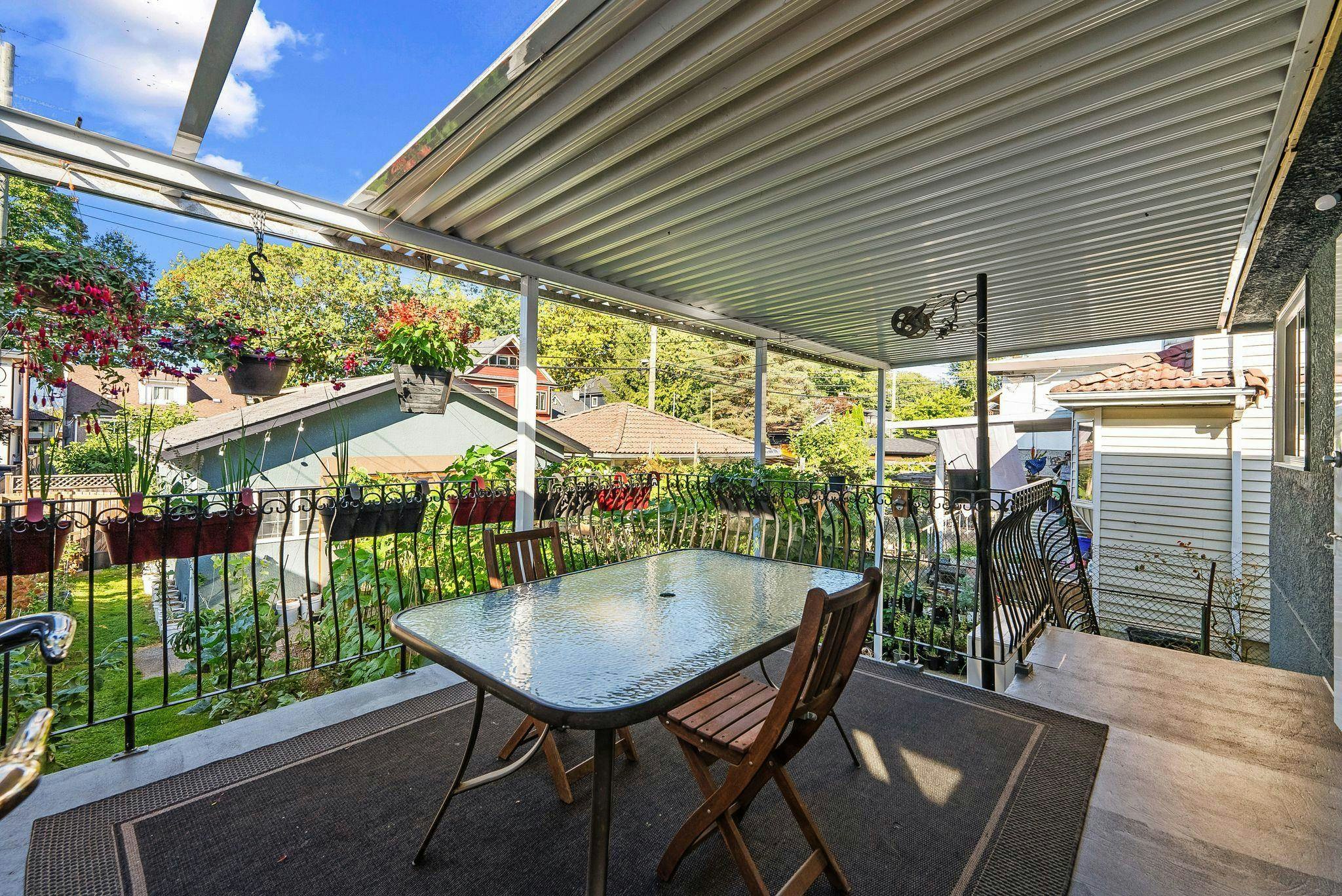 2621 Cambridge Street, Vancouver, BC, V5K 1L6 - 6