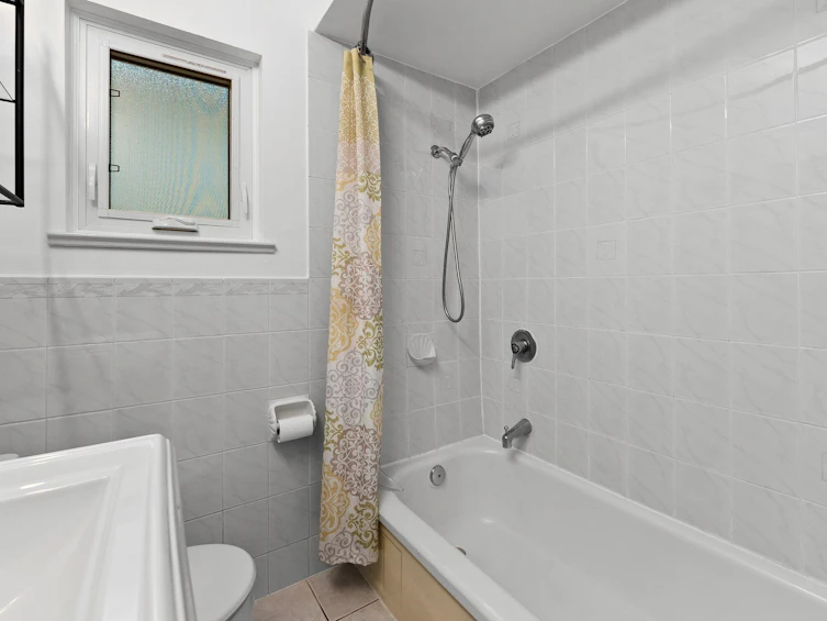 2621 Cambridge Street, Vancouver, BC, V5K 1L6 - 20