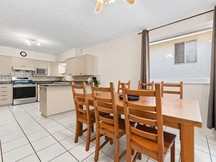 2621 Cambridge Street, Vancouver, BC, V5K 1L6 - 8