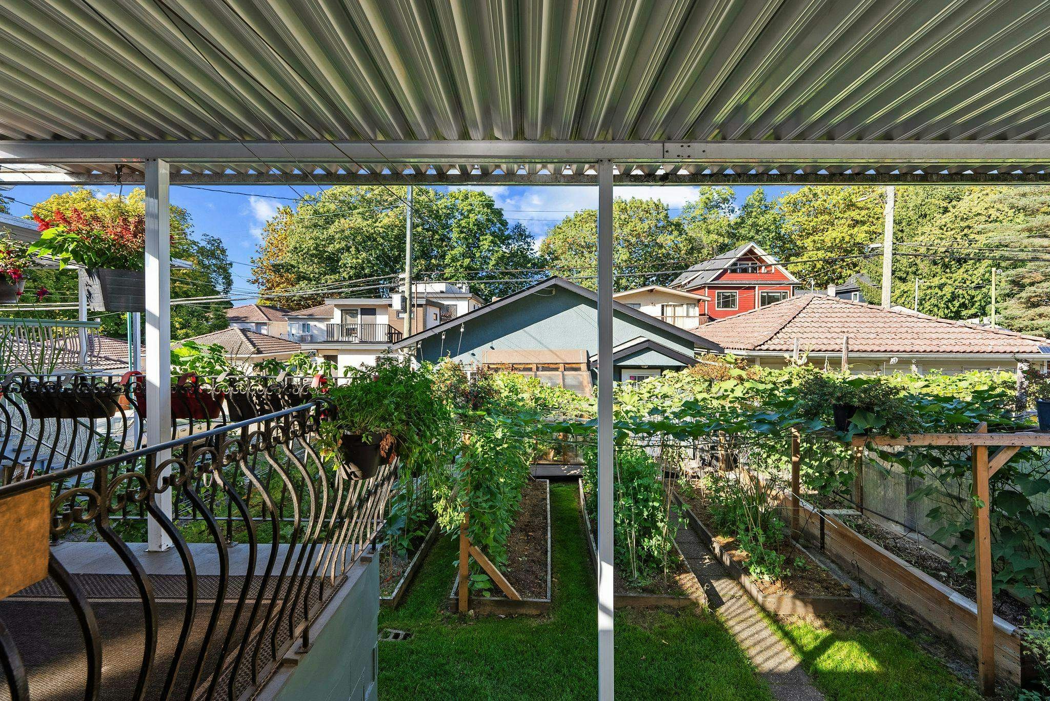2621 Cambridge Street, Vancouver, BC, V5K 1L6 - 7