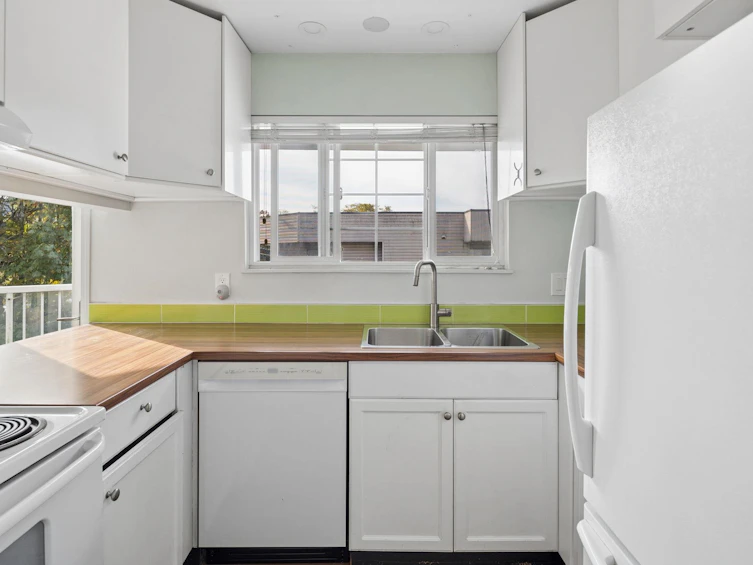 304-8772 SW Marine Drive, Vancouver, BC, V6P 6A4 - 11