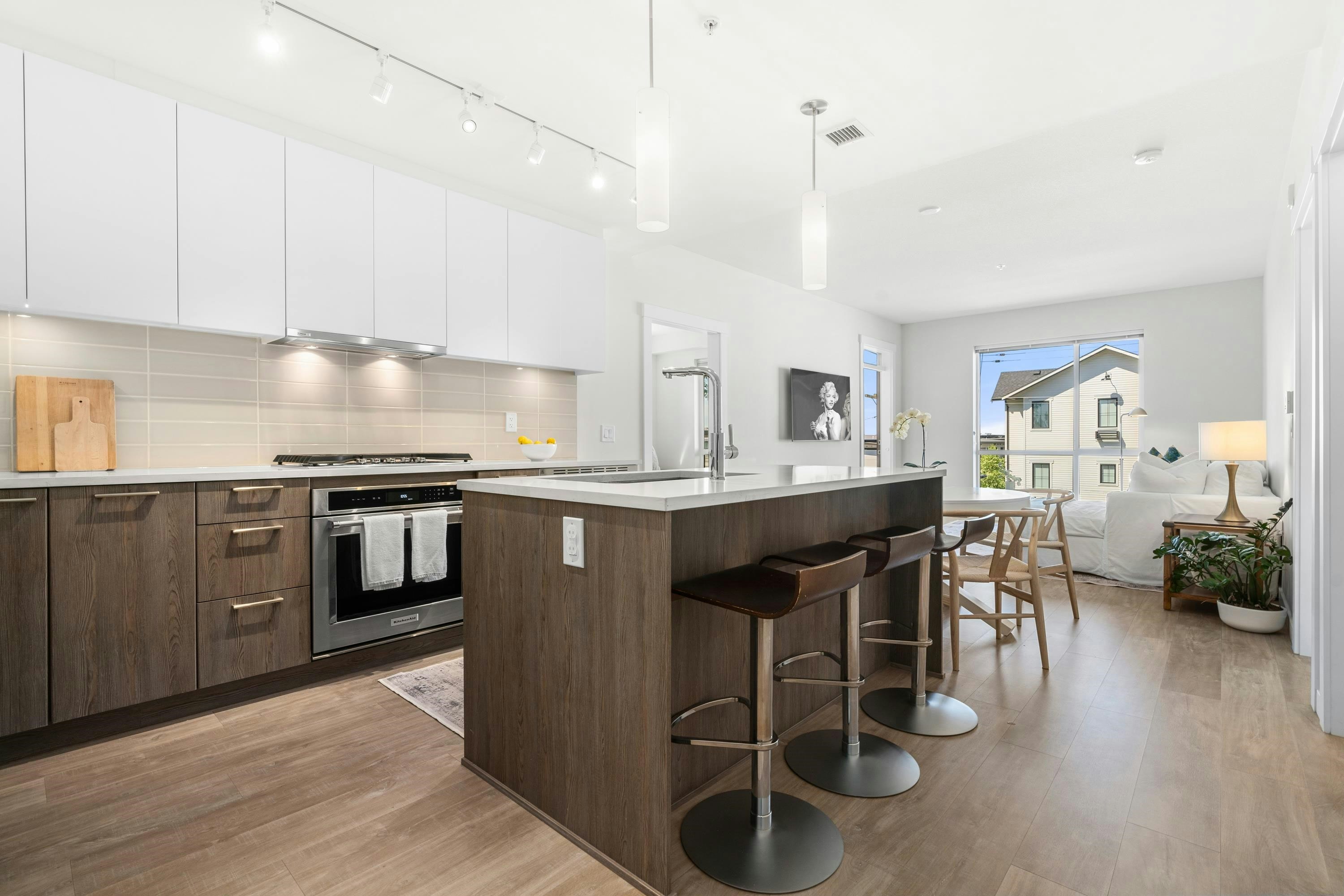 205-615 E 3rd Street, North Vancouver, BC, V7L 0G3 - 4