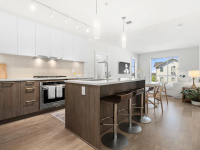 205-615 E 3rd Street - 4