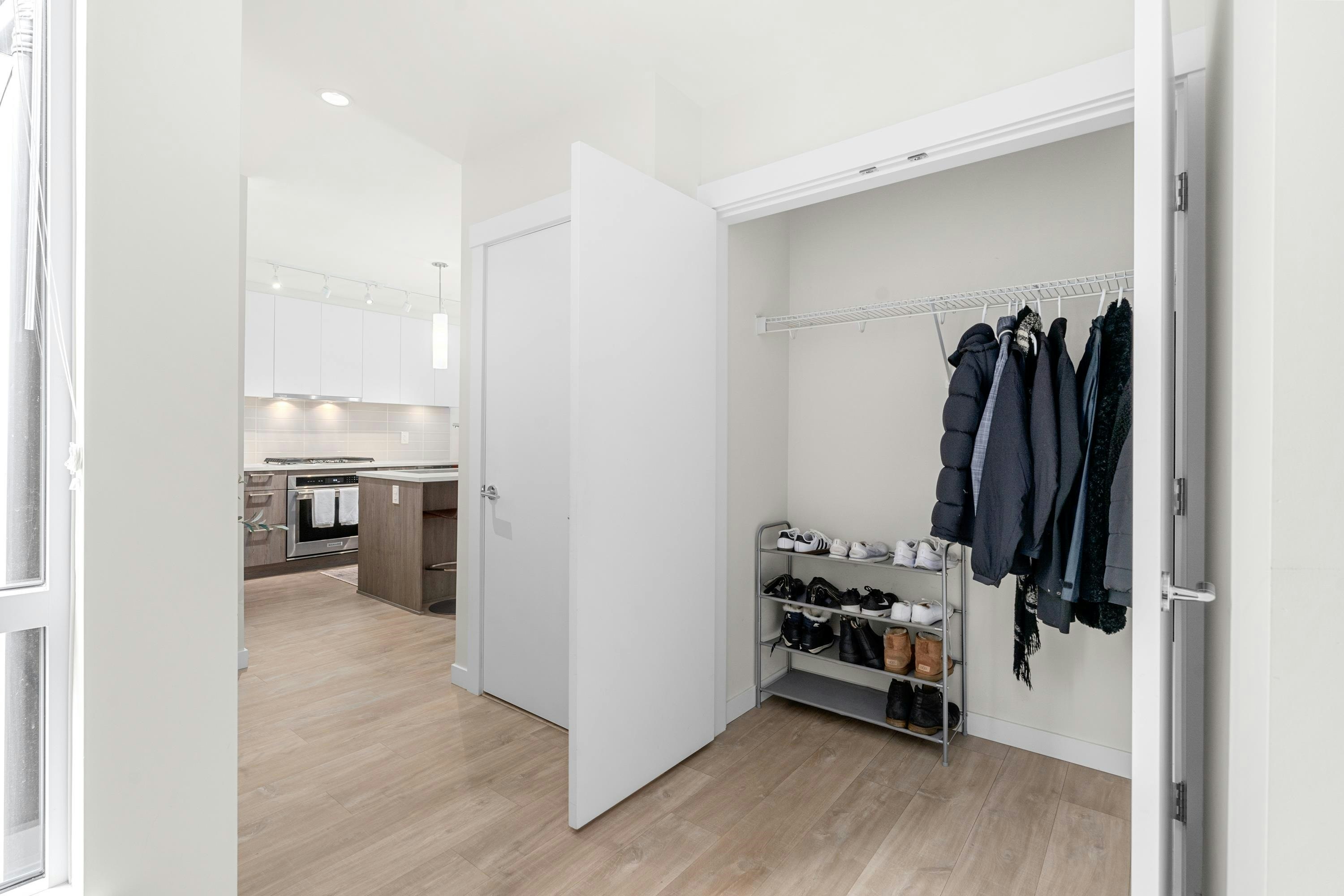 205-615 E 3rd Street, North Vancouver, BC, V7L 0G3 - 3