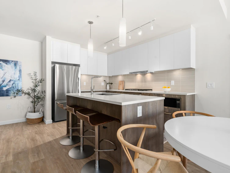 205-615 E 3rd Street, North Vancouver, BC, V7L 0G3 - 10