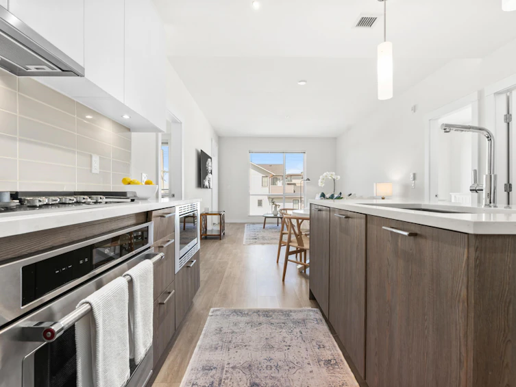 205-615 E 3rd Street, North Vancouver, BC, V7L 0G3 - 8