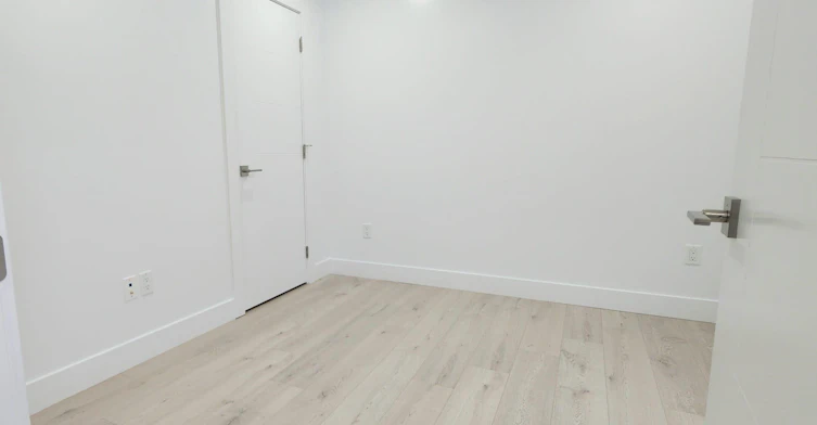 658 E 65th Avenue, Vancouver, BC, V5X 2P8 - 6