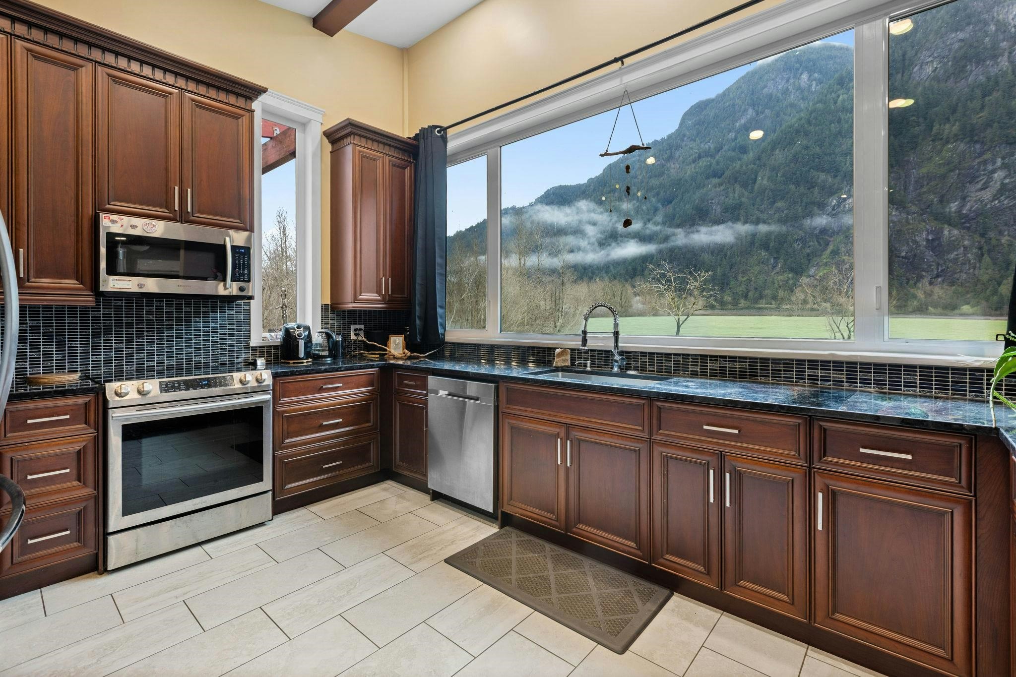 58560 Trans Canada Highway, Hope, BC, V0X 1L2 - 12