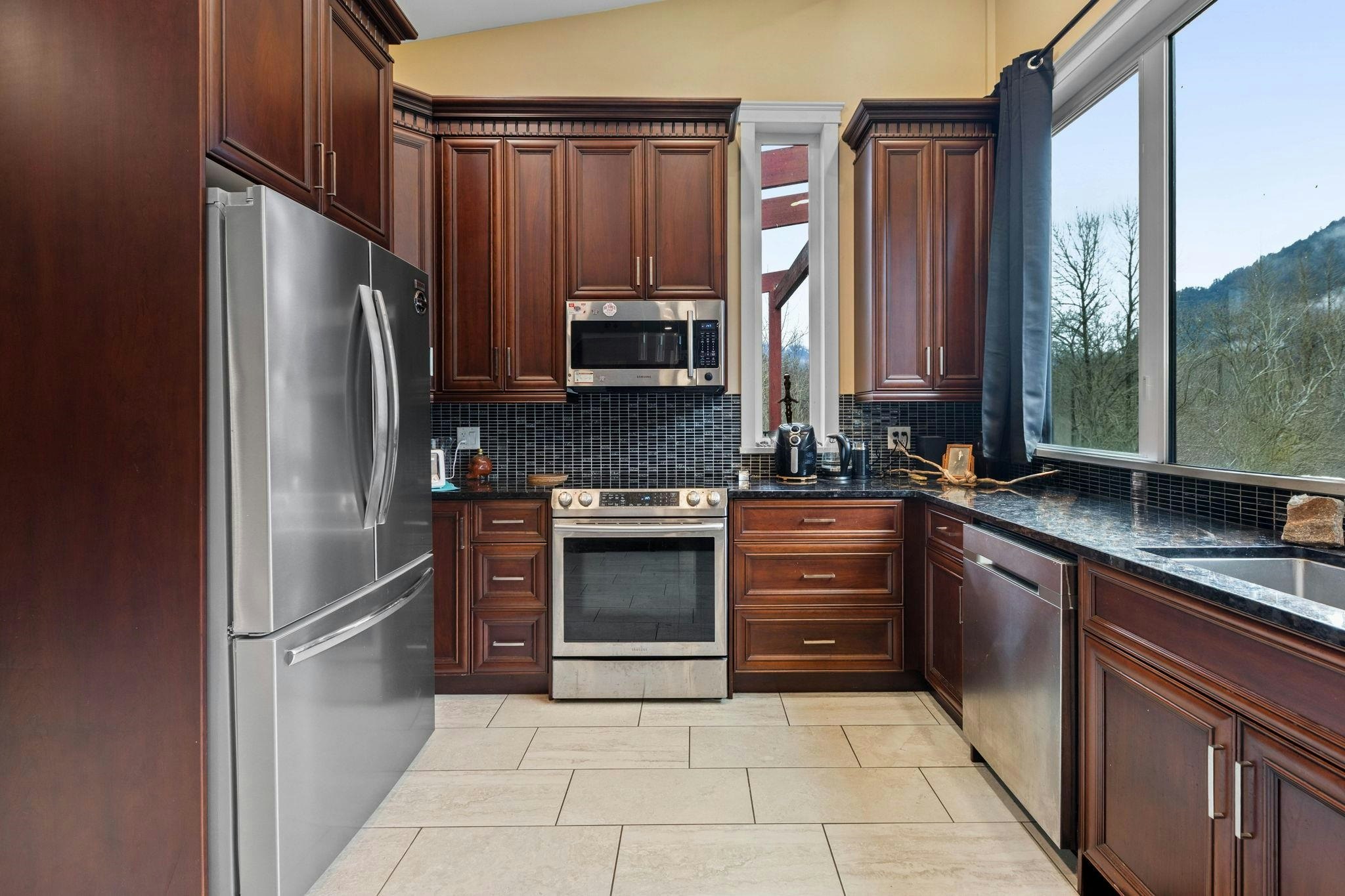 58560 Trans Canada Highway, Hope, BC, V0X 1L2 - 14