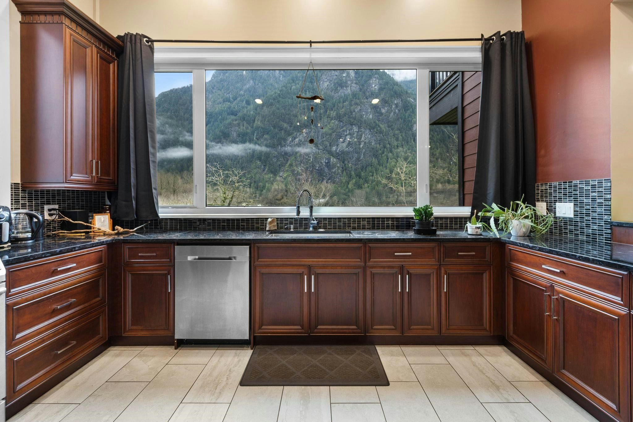 58560 Trans Canada Highway, Hope, BC, V0X 1L2 - 13