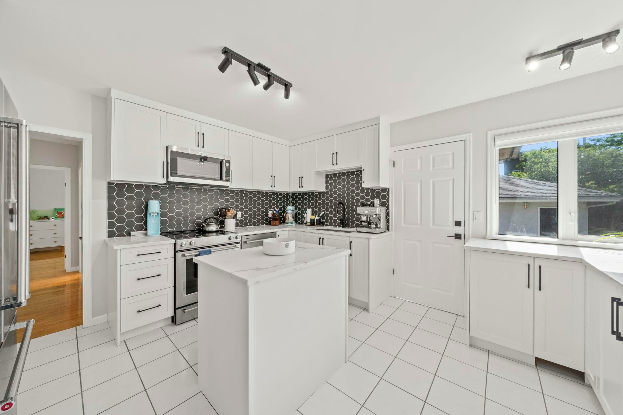 2510 Camrose Drive, Burnaby, BC, V5A 2Y5 - 17