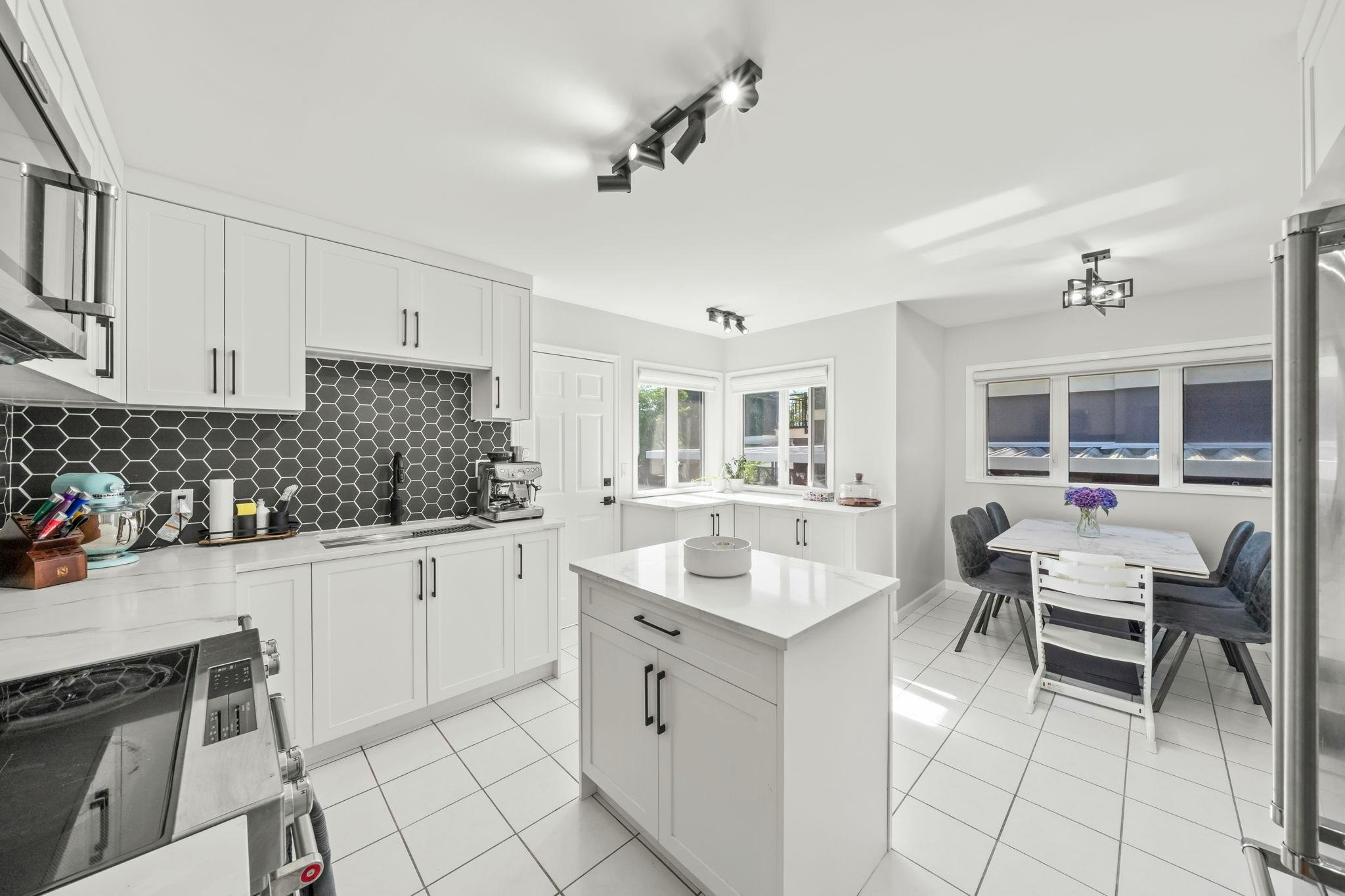 2510 Camrose Drive, Burnaby, BC, V5A 2Y5 - 15