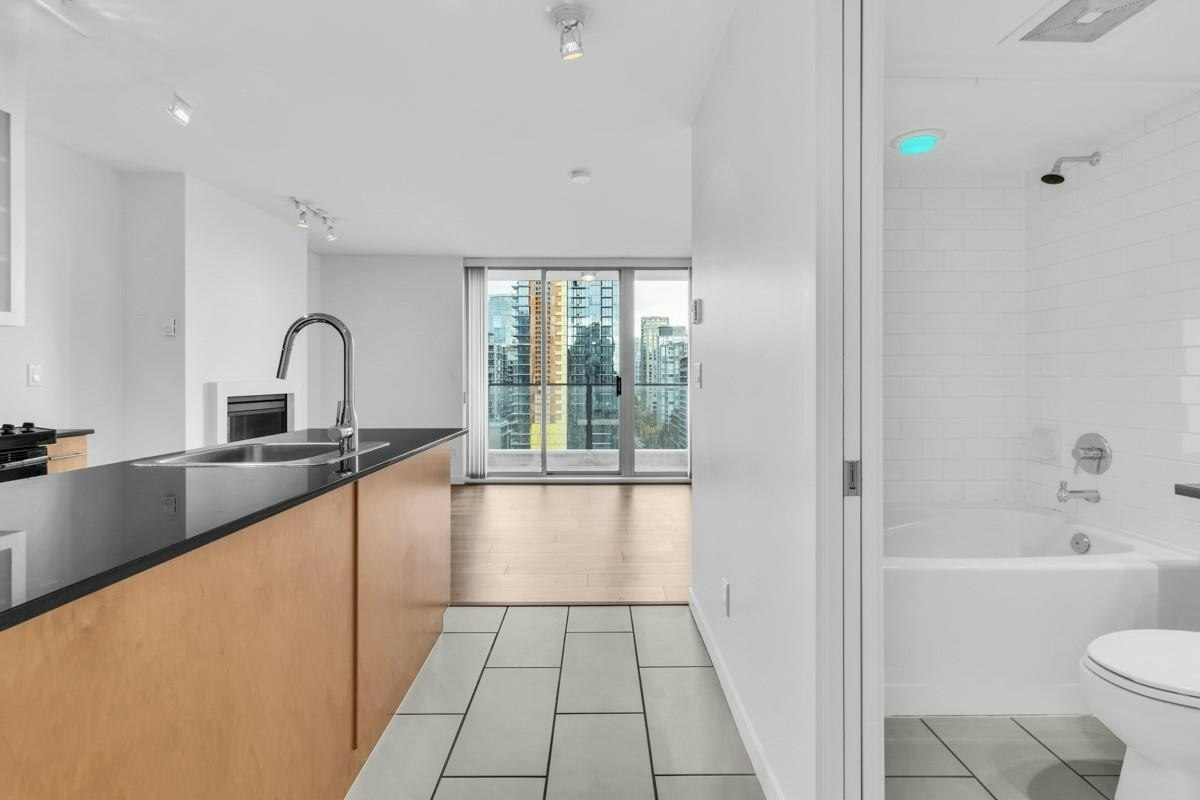 1703-1225 Richards Street, Vancouver, BC, V6B 1E6 - 5