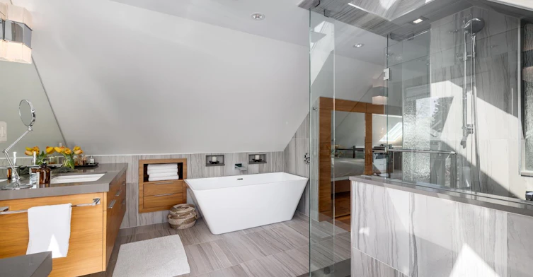 3242 W 1st Avenue, Vancouver, BC, V6K 1H5 - 28