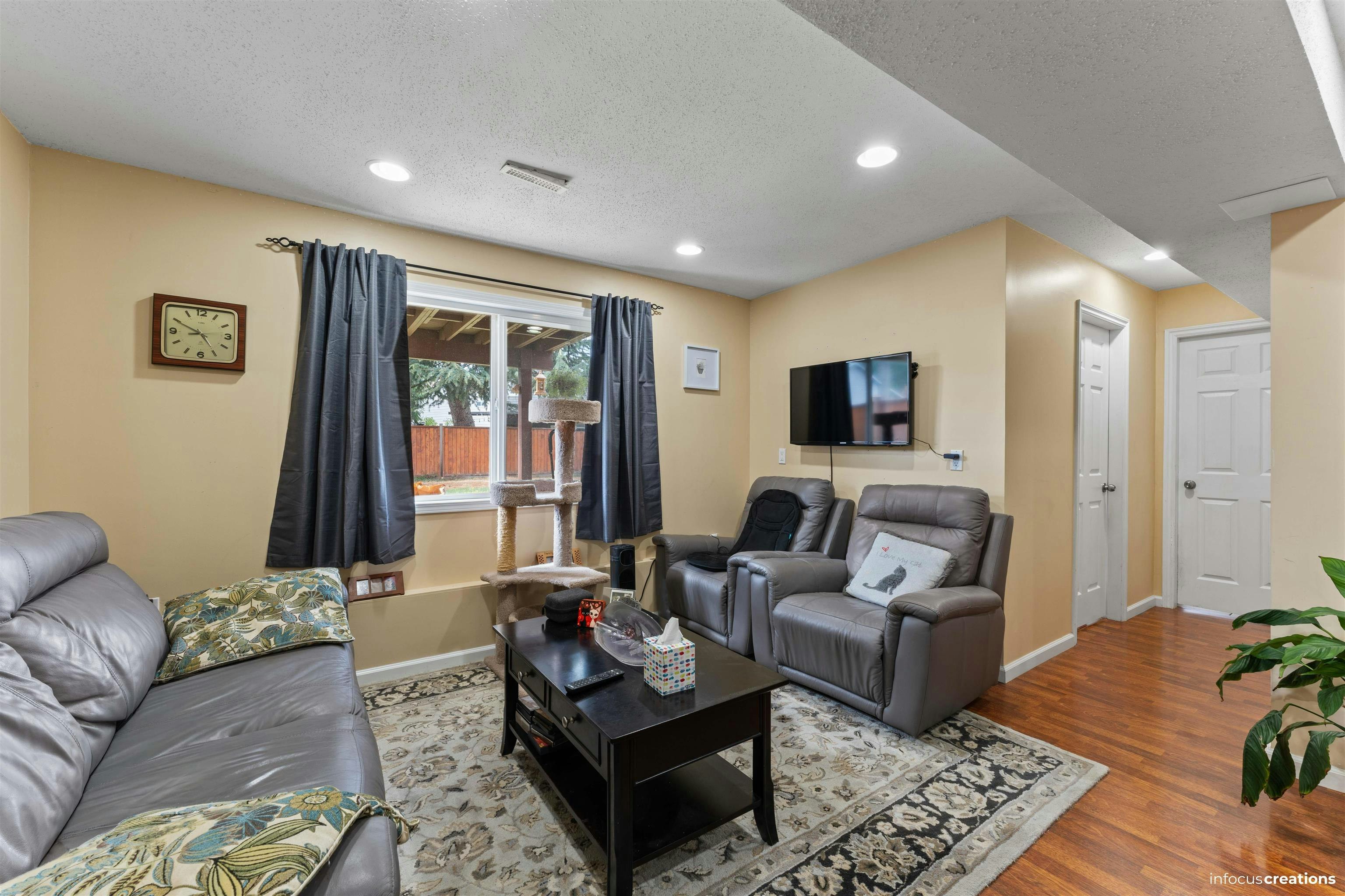 20445 Thorne Avenue, Maple Ridge, BC, V2X 8V1 - 4