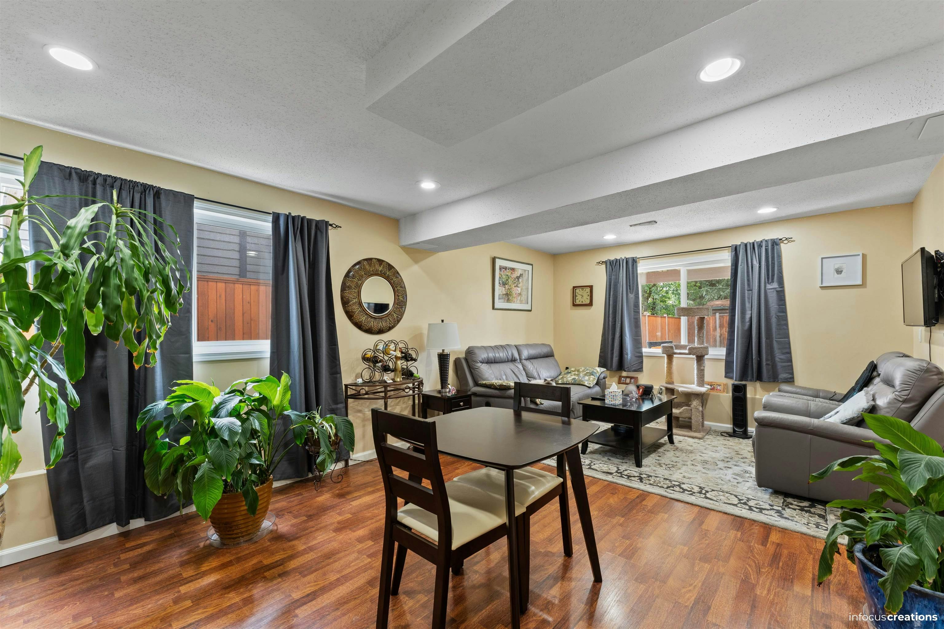 20445 Thorne Avenue, Maple Ridge, BC, V2X 8V1 - 2