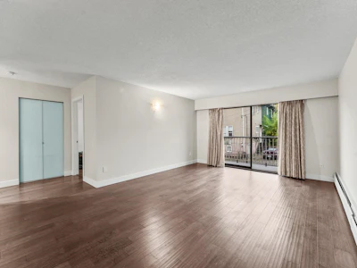 203-1611 E 3rd Avenue - 2