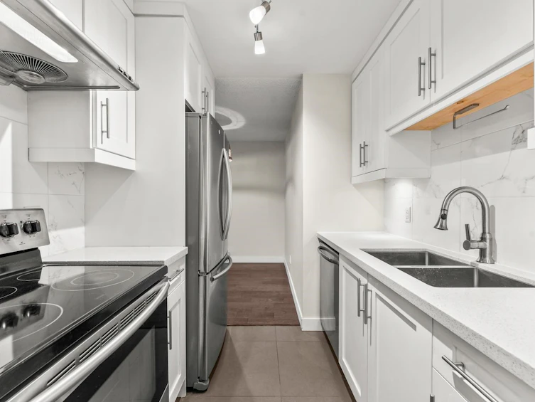 203-1611 E 3rd Avenue, Vancouver, BC, V5N 1H1 - 9