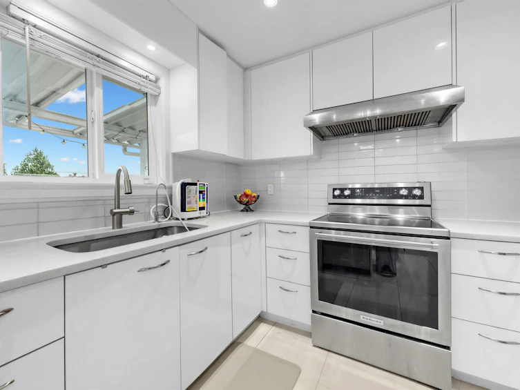 4978 Irmin Street, Burnaby, BC, V5J 1Y5 - 10