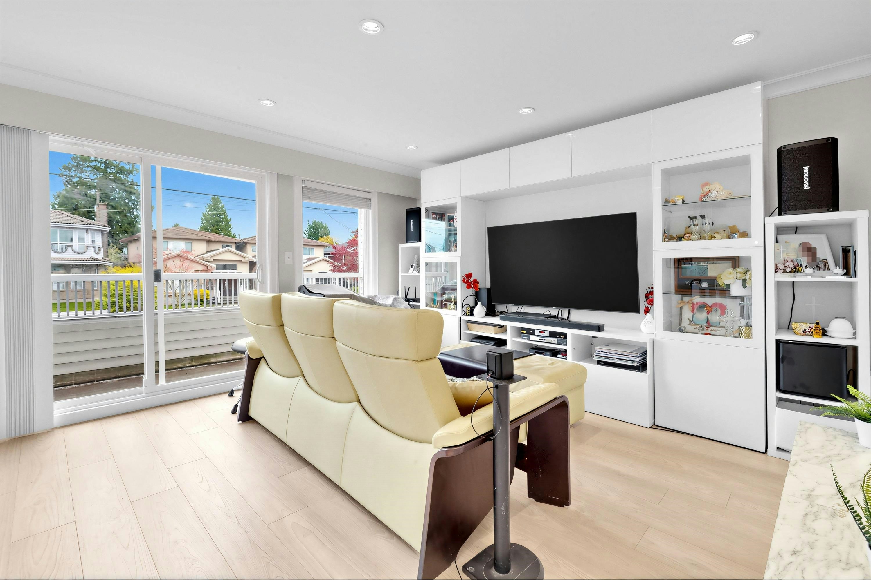 4978 Irmin Street - 5